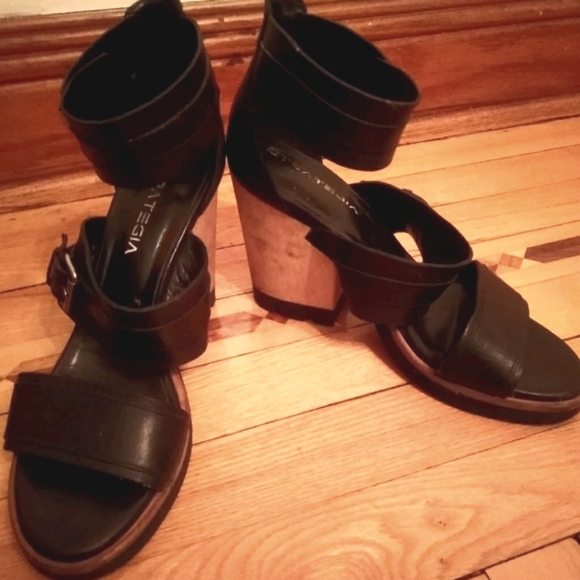 Strategia sandals with solid wood 4 inch heel - Picture 3 of 4